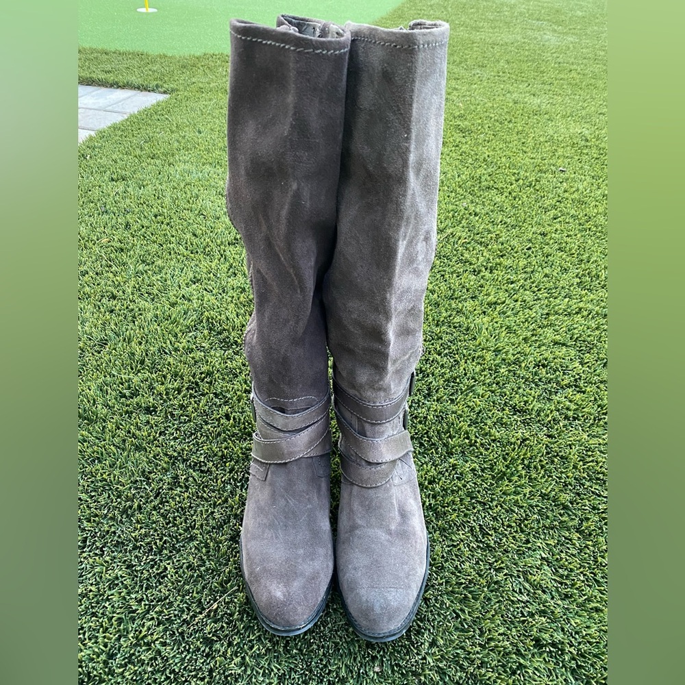 Gianni Bini Women's Distressed Leather Boot Size 10